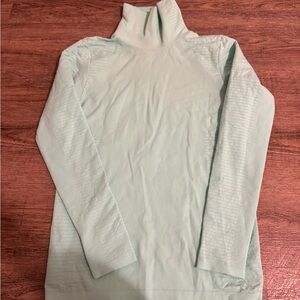 Athleta long sleeve turtleneck running top